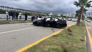 Hatay'da 2 otomobilin çarpıştığı kazada 5 kişi yaralandı