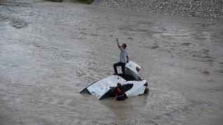 Osmaniye'yi sağanak vurdu! Bülbül Deresi taştı, araçlar yolda mahsur kaldı, evleri su bastı