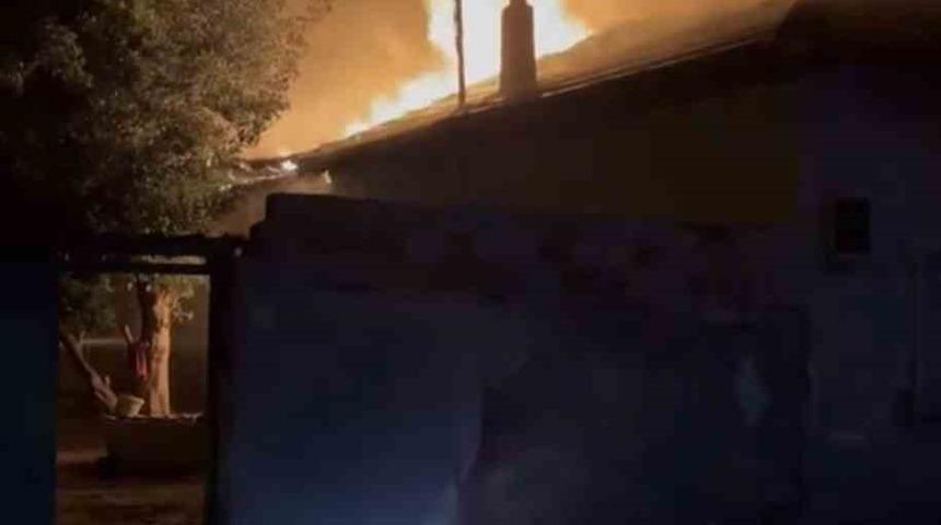 Bursa’da çıkan yangında 150 kanatlı telef oldu