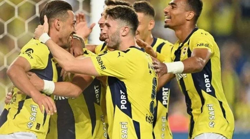 Fenerbahçe'de taraftarı heyecanlandıran haber! O isimle anlaşma sağlandı, imzalar gece yarısı atıldı