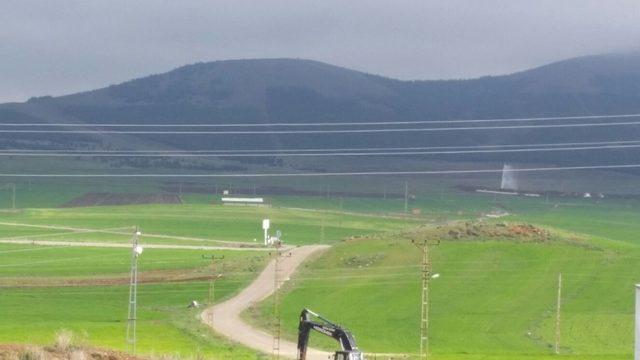 Tarladan fışkıran su petrol zannedildi