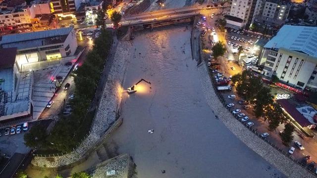 Osmaniye'de sağanak nedeniyle Bülbül Deresi taştı