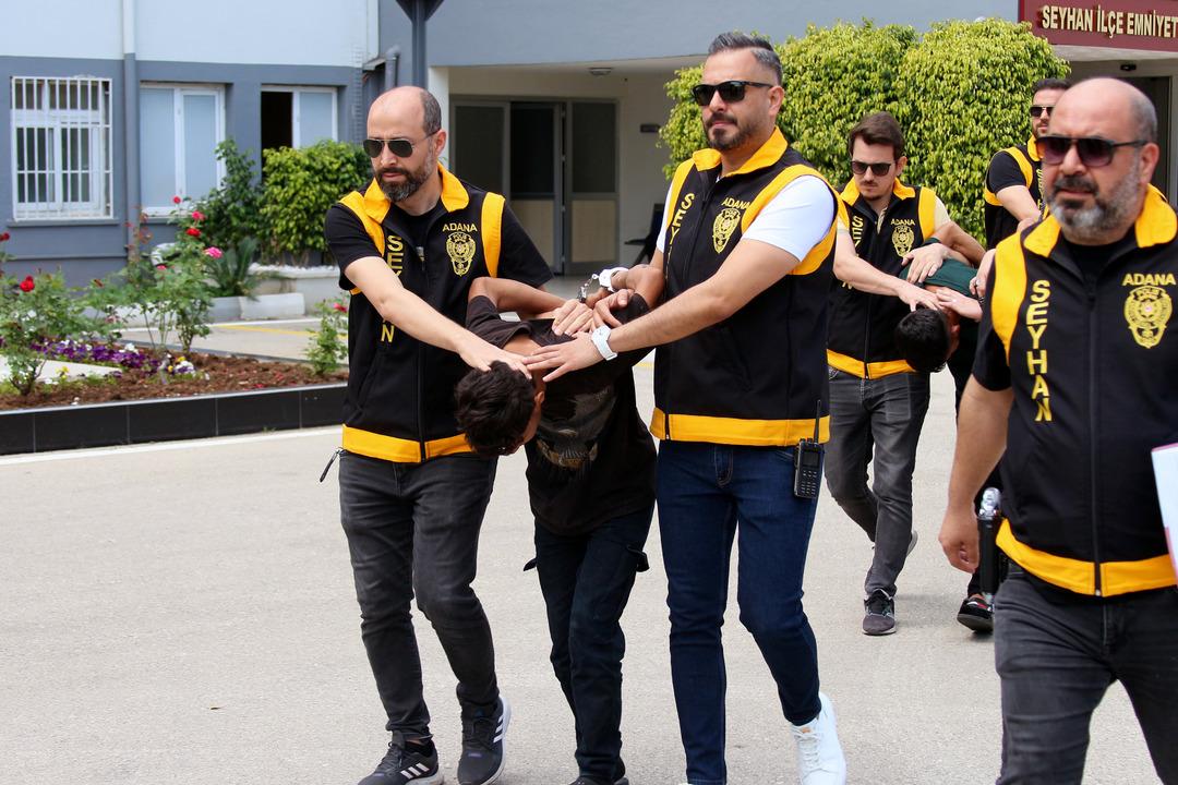 IS-INSANI-SEVGILI-TUZAGIYLA-DOVULUP-PA_715110_211556