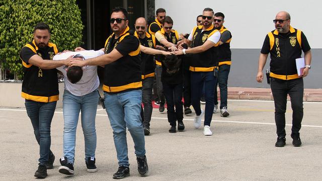 İş insanına sevgili tuzağıyla gasp şoku: Yardımına koştu, önce darbedildi sonra soyuldu!