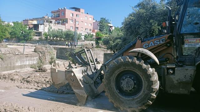 Osmaniye'de sel temizliği başladı