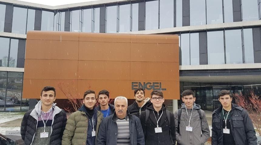 Turhallı &ouml;ğrenciler Almanya&rsquo;da staj yapıyor