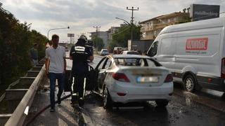 Serik'te seyir halindeki otomobil alev alev yandı