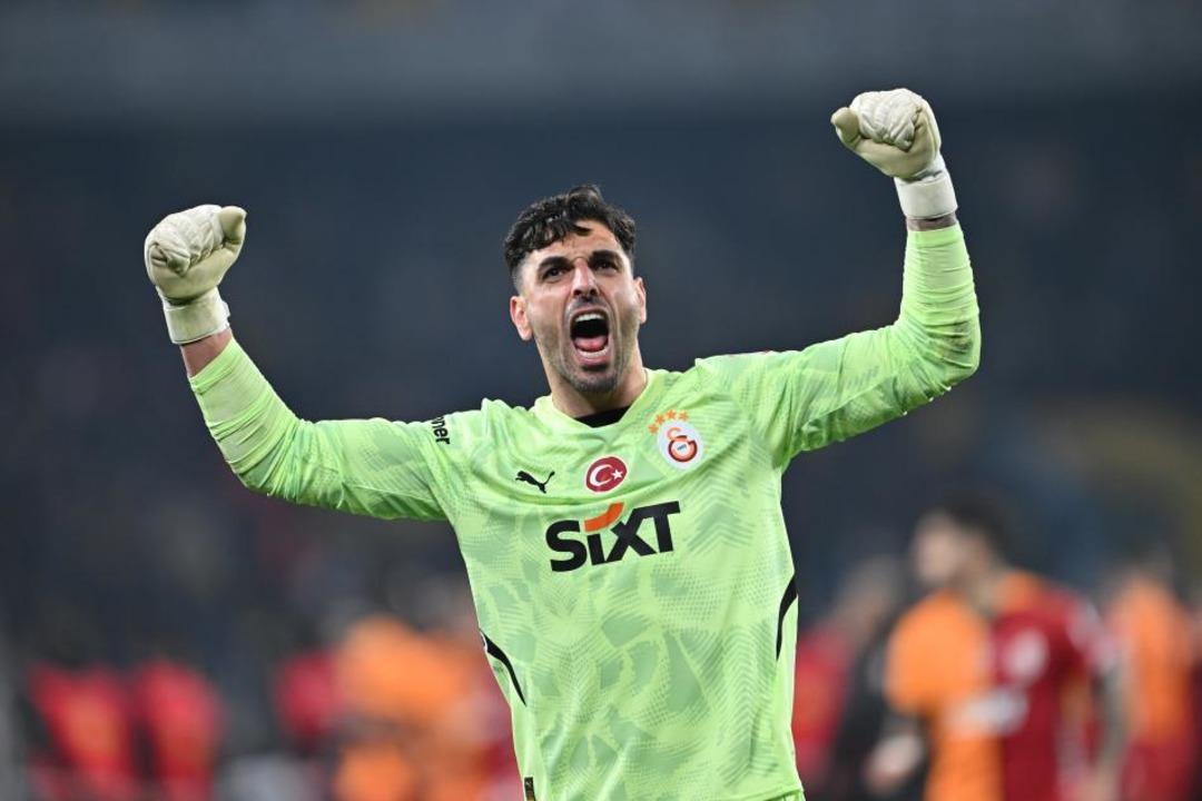 gunay_guvenc_muslera-ya_4b32d_800