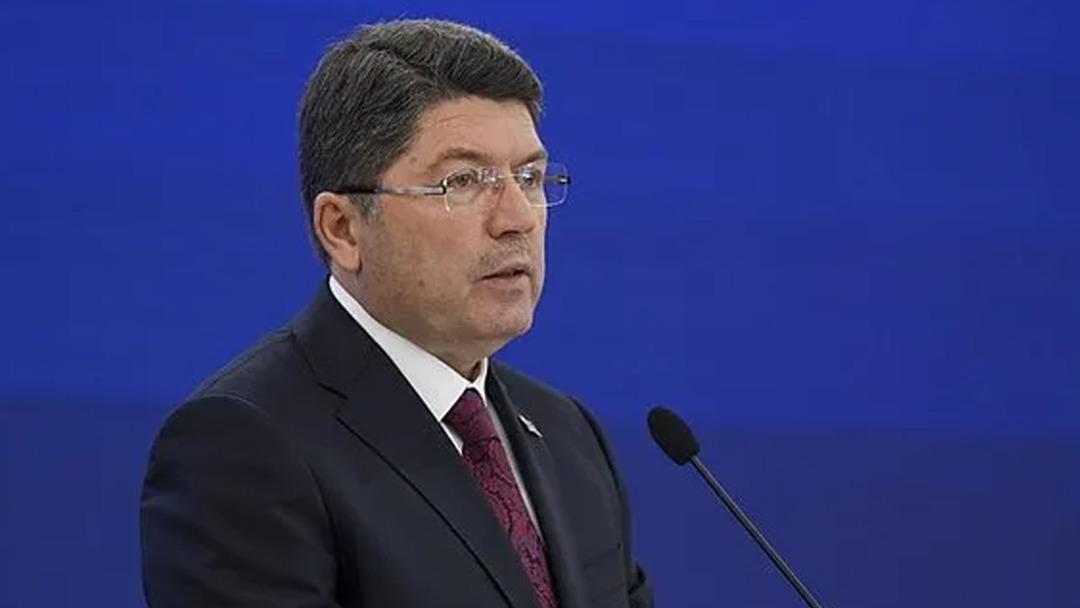 Bakan Tunç tan  yargı paketiyle  ilgili iddialara net yanıt! "Dezenformasyon amaçlı" diyerek tepki gösterdi: "Nereden çıkarıyorsunuz bunları?" 1