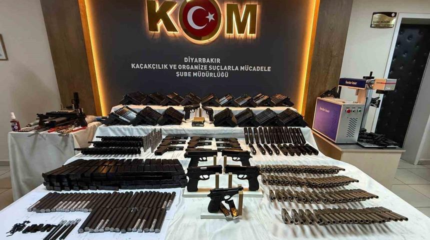 Oyuncakçı görünümündeki iş yerinden cephane çıktı: 4 gözaltı