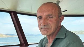 Temizlikçi olarak başlamıştı 'Hasta taşıdım, sevenleri buluşturdum' 30 yıldır bu işi yapıyor! Halk ona minettar