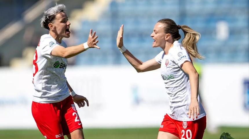 FOMGET’in 2024-2025 Kadınlar Futbol Süper Ligi şampiyonluğu tescillendi