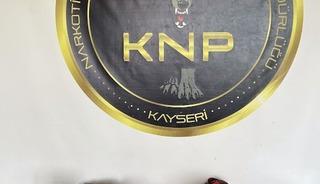 1.4 kilo metamfetamini kıyafete emdirilmişler 