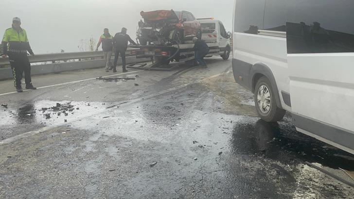 İşçi servis minibüsü ile otomobil çarpıştı: 2’si ağır, 12 yaralı G1