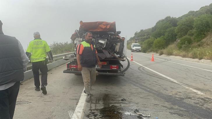 İşçi servis minibüsü ile otomobil çarpıştı: 2’si ağır, 12 yaralı G2