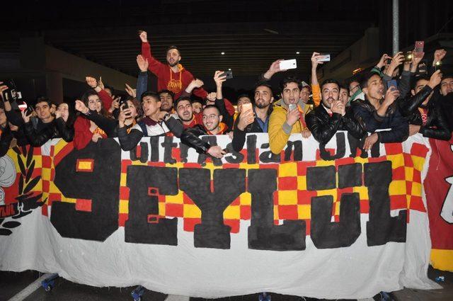 Galatasaray İzmir’e geldi