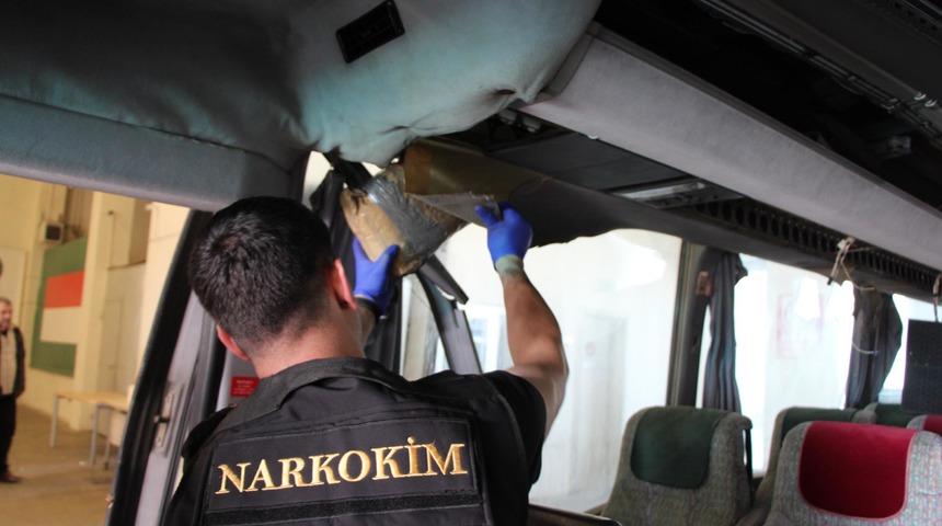 Kapukule'de otobüsteki 77 kilo uyuşturucu hapı Neptun buldu