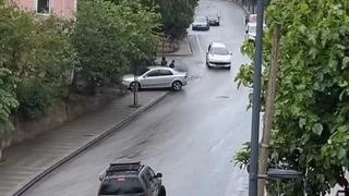 İstanbul-Üsküdar'da yola akaryakıt döküldü, art arda kazalar oldu