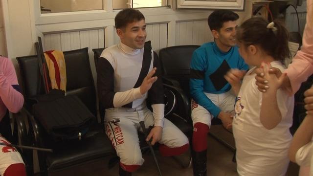 Jokey Mertcan Çelik, hastanede yaşam savaşı veriyor