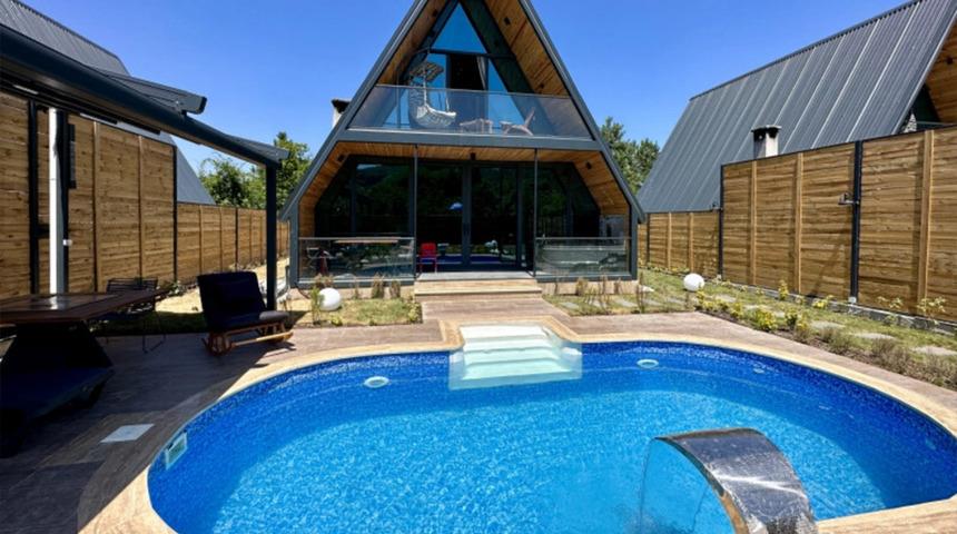 Bungalov tatili kabusa döndü: 4 yaşındaki çocukları havuzda boğuldu!