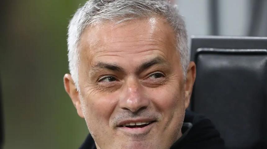 Jose Mourinho'ya baş döndüren teklif! Bu kez kolay kolay reddedemeyecek...