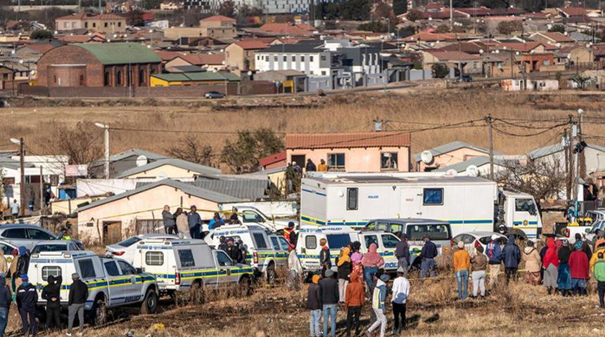Güney Afrika'da eğlence mekanına silahlı saldırı düzenlendi! En az 8 kişi öldü