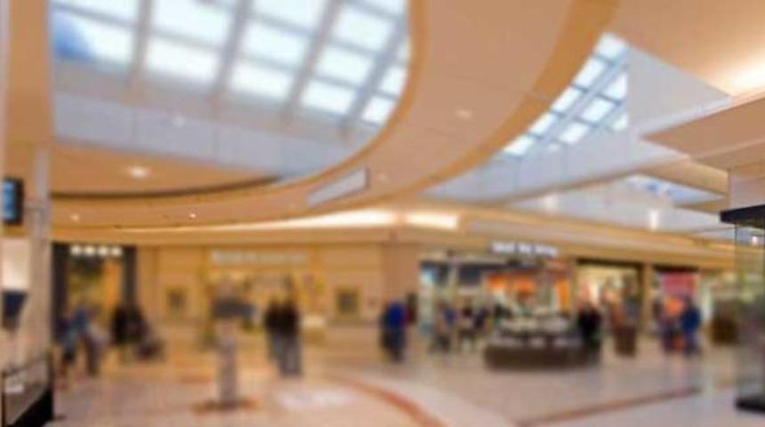 AVM tuvaletinde doğurduğu bebeği öldürdü!