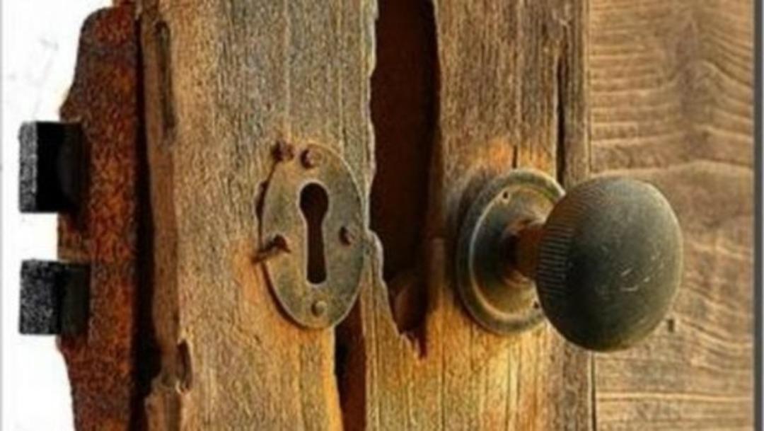 Babasının &ouml;ld&uuml;rd&uuml;ğ&uuml; bebek mezarında ayağa kalktı!