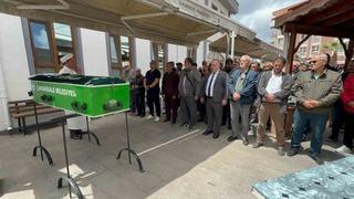 Çanakkale’de boşanma aşamasındaki eşi tarafından öldürülen kadın, son yolculuğuna uğurlandı