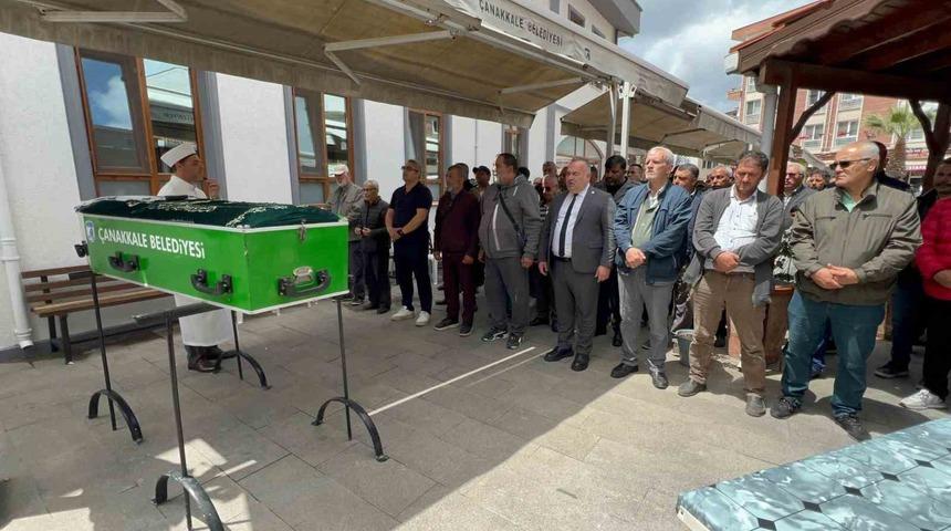 Çanakkale’de boşanma aşamasındaki eşi tarafından öldürülen kadın, son yolculuğuna uğurlandı