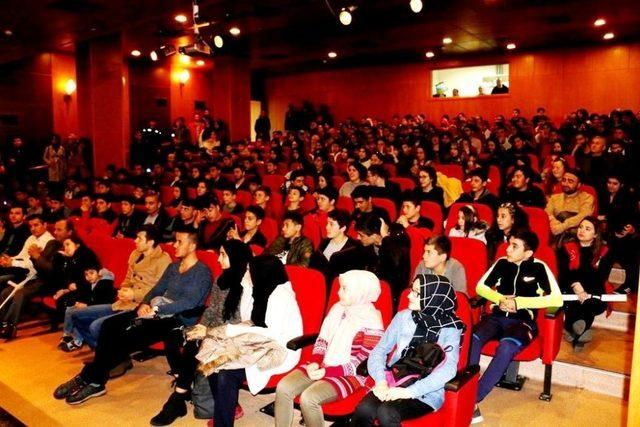 Aydınlı gençler “Bi Dolu Medya” programı ile buluştu