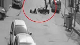 Karşıya geçen kadına çarptı, yaralıyı olay yerinde bırakıp kaçtı