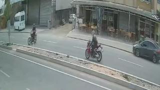 Metrelerce savrulan sürücüler ağır yaralandı! Adana'da korkunç kaza