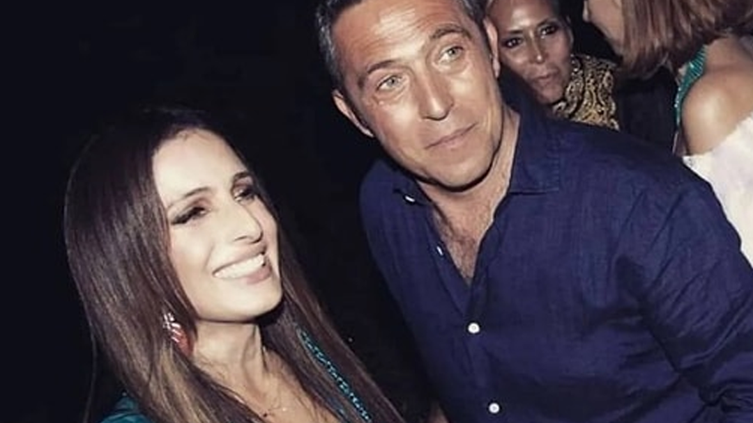 Ali Ko&ccedil;'un eşi Nevbahar Ko&ccedil; Boğaz manzaralı yalısında y&uuml;r&uuml;d&uuml;! L&uuml;ks bah&ccedil;e dikkat &ccedil;ekti