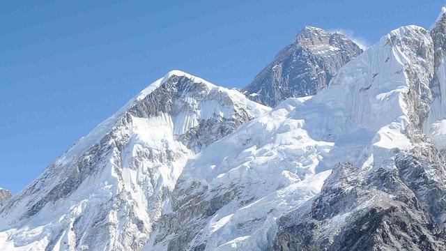 Everest'te kendi rekorunu kırdı! Kenton Cool zirveye 19. kez tırmandı