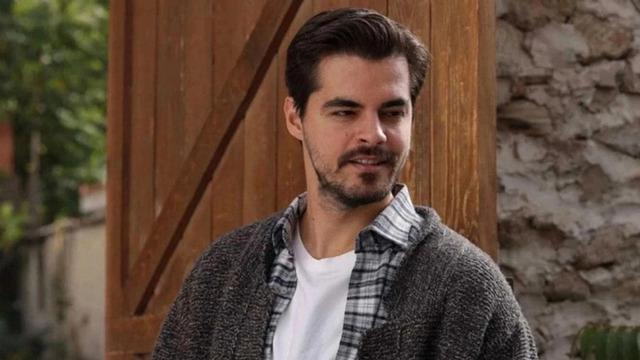 Kaza geçiren Berk Atan sonunda sete döndü! Gönül Dağı setinden paylaştı