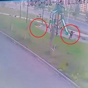 Kız çocuğunu köpeğin saldırısından güvenlik görevlisi kurtardı