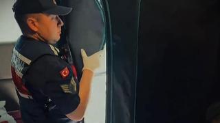 Gardırobu açtılar sera çıktı: 2 gözaltı