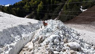 Rize'de yayla yollarında karla mücadele