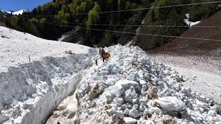 Rize'de yayla yollarında karla mücadele