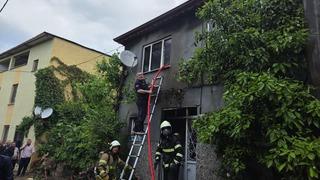 Bursa'da 2 katlı evde çıkan yangın söndürüldü