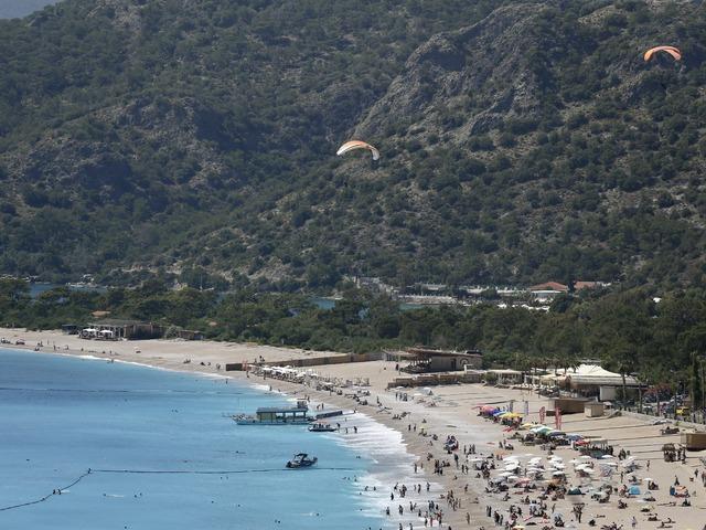 Fethiye ve Marmaris sahillerinde sıcak hava yoğunluğu