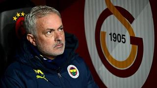 Galatasaraylı taraftarlardan Jose Mourinho'ya özel hazırlanmış pankart!