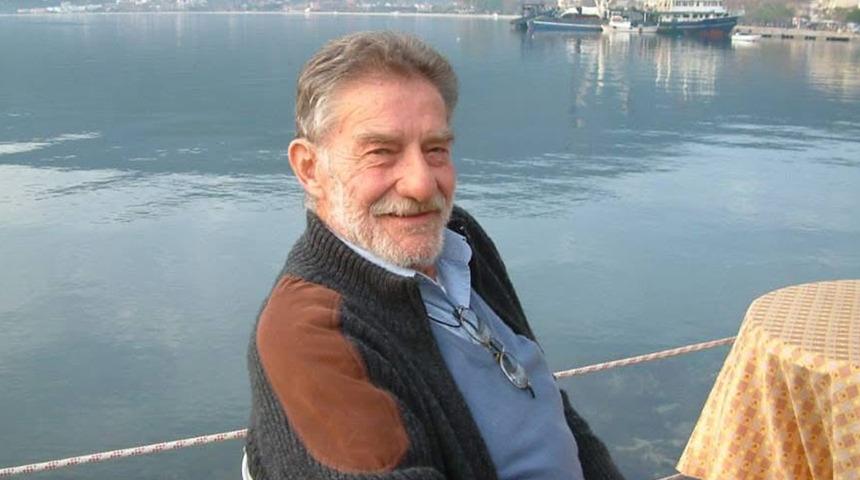 Usta oyuncu Ahmet Mekin hastaneye kaldırıldı!