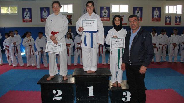 Karate kata-kumite il birinciliği müsabakaları sona erdi