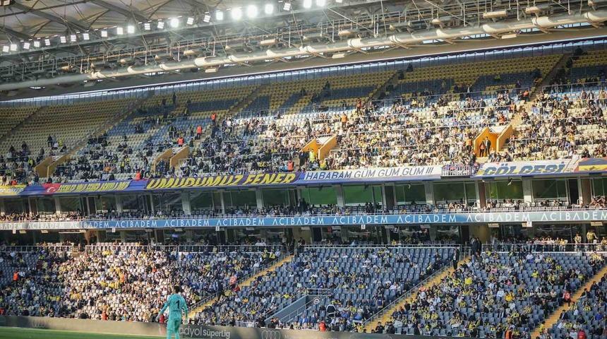 Kadıköy'de görülmemiş tablo... Tribünler bomboş kaldı, taraftar maça gelmedi! 