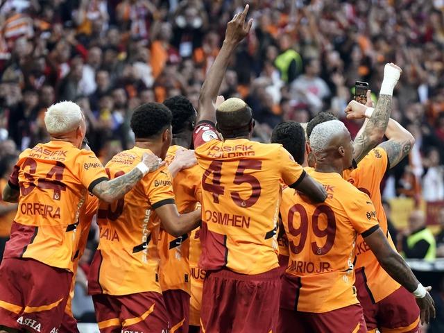 Süper Lig'de 2024/2025 sezonunun şampiyon Galatasaray! Sarı-Kırmızılılar üst üste 3. kez toplamda 25. kez ipi göğüsledi ve 5. yıldızı takan ilk kulüp oldu