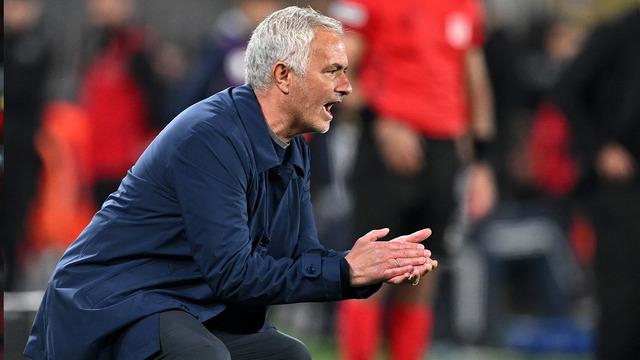 Jose Mourinho muhabire tepki gösterdi: 'İlk günden beri sorularınızın seviyesi aynı'