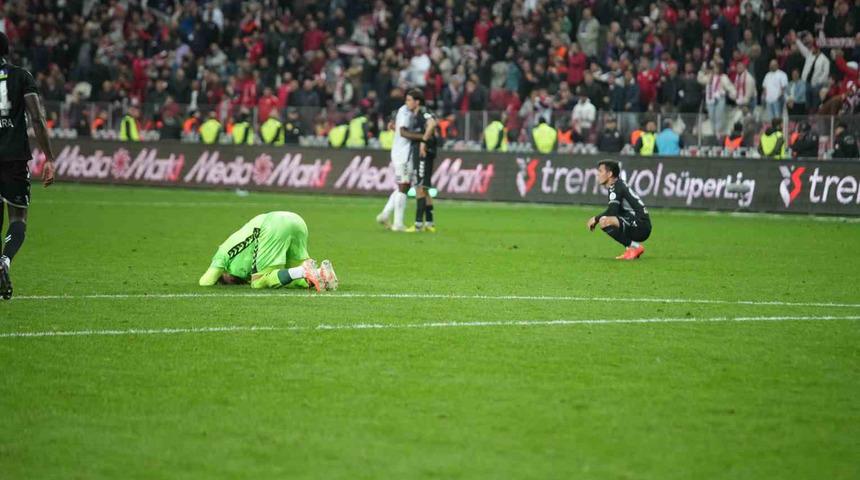 Süper Lig'de küme düşen üçüncü takım Sivasspor oldu!