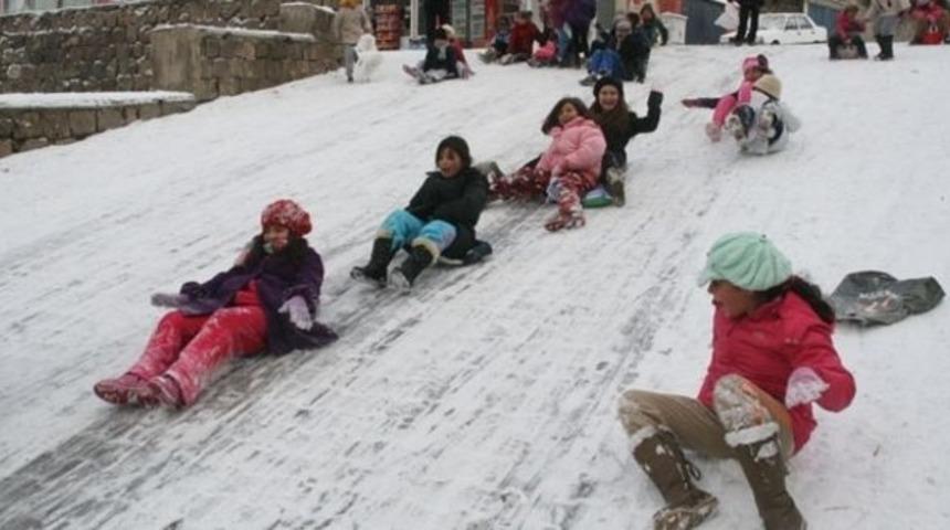 İstanbul'da yarın okullar tatil mi? Hangi illerde okullar tatil edildi?